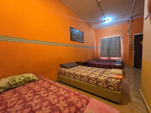 OYO 91042 Kamal Guest House Marang in Marang OYO 91042 Kamal Guest House Marang in Marang