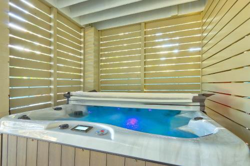 Instalaciones, Beachside Boardwalk Views Pool Hot Tub 202 on the Sound in Hilton Head Island Waterfront Instalaciones, Beachside Boardwalk Views Pool Hot Tub 202 on the Sound in Hilton Head Island Waterfront