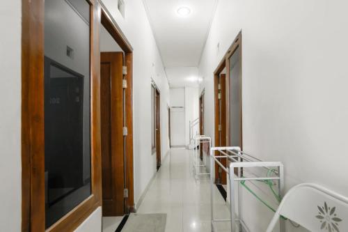 Előcsarnok, Hotel O Tamansari Guest House in Jebres Előcsarnok, Hotel O Tamansari Guest House in Jebres