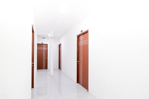 Lobby, Capital O 217 A1 Hotel near Universitas Negeri Surabaya - UNESA Lobby, Capital O 217 A1 Hotel near Universitas Negeri Surabaya - UNESA