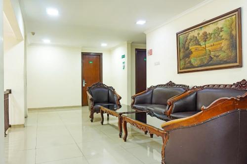 Lobby, SUPER OYO Collection O 91409 Hotel Fiducia Otista 153 - 157 in Cawang Lobby, SUPER OYO Collection O 91409 Hotel Fiducia Otista 153 - 157 in Cawang