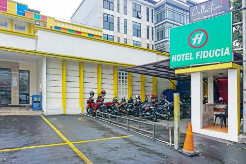 Entrance, SUPER OYO Collection O 91409 Hotel Fiducia Otista 153 - 157 in Cawang Entrance, SUPER OYO Collection O 91409 Hotel Fiducia Otista 153 - 157 in Cawang