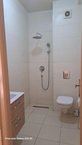 Appartement neuf à deux pas de la Gare Routière (Appartement neuf a deux pas de la Gare Routiere) in 엘 키얌 2 Appartement neuf à deux pas de la Gare Routière (Appartement neuf a deux pas de la Gare Routiere) in 엘 키얌 2