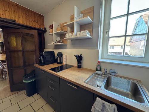 ห้องอาหาร, Zur goldenen Krone Pension Stadtallendorf in ชตัดทอลเลนดอร์ฟ ห้องอาหาร, Zur goldenen Krone Pension Stadtallendorf in ชตัดทอลเลนดอร์ฟ