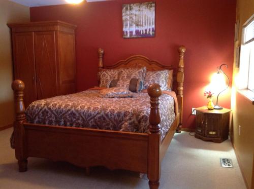A Hyde Away Inn B&B in Tok (AK) A Hyde Away Inn B&B in Tok (AK)