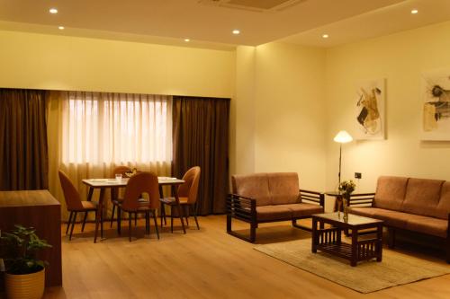 Guestroom, Sunstone Suites in Ratnagiri Guestroom, Sunstone Suites in Ratnagiri