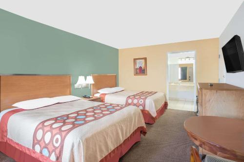 Baño, Super 8 By Wyndham St. George Ut in St. George City Center Baño, Super 8 By Wyndham St. George Ut in St. George City Center