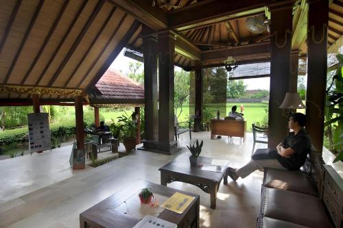 Rõdu/terrass, Collection O Ubud Near Central Ubud Formerly Hotel Suly in Ubud Rõdu/terrass, Collection O Ubud Near Central Ubud Formerly Hotel Suly in Ubud