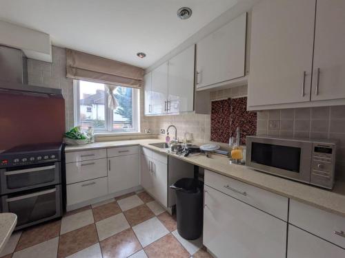 Gordon Avenue Guest House HA7 London in Watford Gordon Avenue Guest House HA7 London in Watford