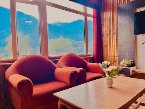 Hotel Outtown Manali - #near mall road #premium rooms #parking #lift #open terrace #cafe #guest pref in Aleo Hotel Outtown Manali - #near mall road #premium rooms #parking #lift #open terrace #cafe #guest pref in Aleo