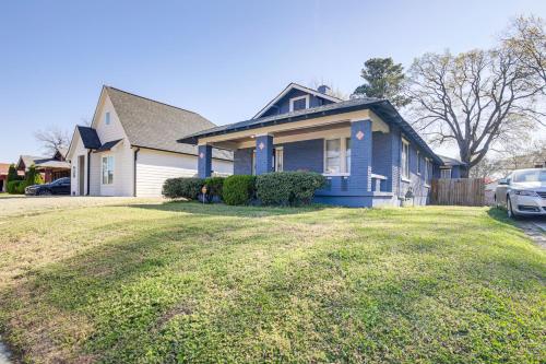 4 Mi to Beale Street and FedExForum Home with Yard! near Memphis Zoo 4 Mi to Beale Street and FedExForum Home with Yard! near Memphis Zoo