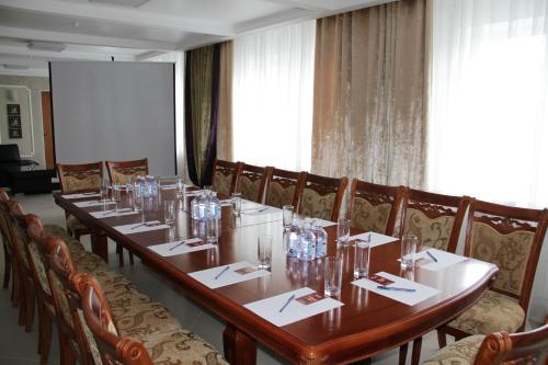 Salón de banquetes, Гостиница ИЛЕК in Aktobe Salón de banquetes, Гостиница ИЛЕК in Aktobe