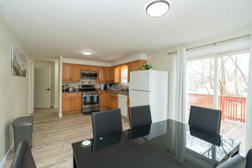 65 - 5BR Randolph - Elegant Haven near Dog Park in Randolph 65 - 5BR Randolph - Elegant Haven near Dog Park in Randolph