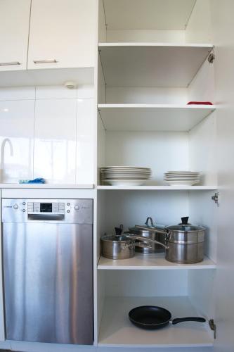 Kitchen, Park Avenue - Ikon Glen Waverley in Glen Waverley Kitchen, Park Avenue - Ikon Glen Waverley in Glen Waverley