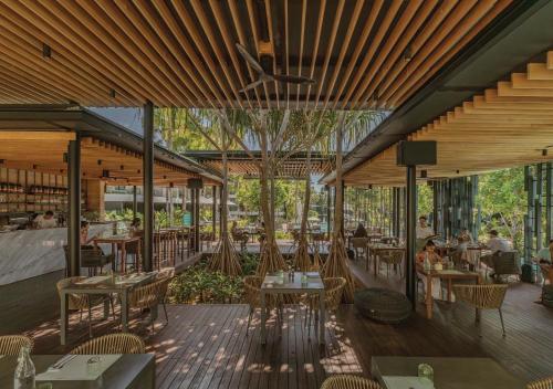 Restaurant, Stay Wellbeing and Lifestyle Resort in Rawai Restaurant, Stay Wellbeing and Lifestyle Resort in Rawai