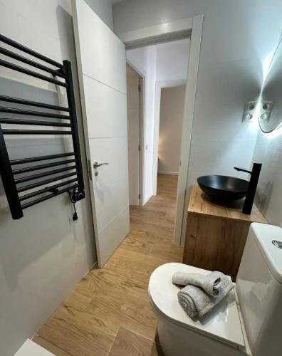 Apartamento temporal cómodo y moderno para estancias personales o profesionales (Apartamento temporal comodo y moderno para estancias personales o profesionales) in Coslada Apartamento temporal cómodo y moderno para estancias personales o profesionales (Apartamento temporal comodo y moderno para estancias personales o profesionales) in Coslada