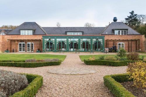 Heritage Palace Walton Hall by Dancenter in Wellesbourne Heritage Palace Walton Hall by Dancenter in Wellesbourne
