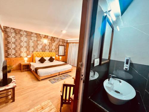 The Ganga Lodge - Affordable Luxury Stay Near Mall Road Manali in Aleo The Ganga Lodge - Affordable Luxury Stay Near Mall Road Manali in Aleo