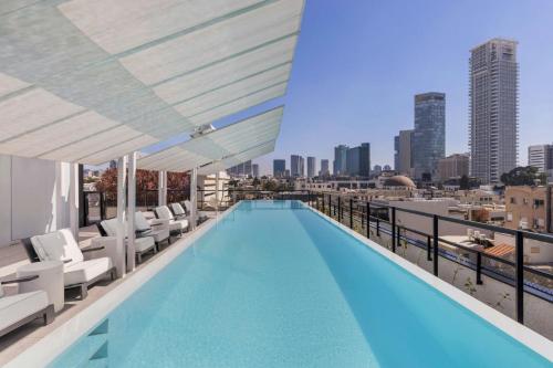 수영장, Gymnasia Isrotel, a Tribute Portfolio Hotel in 텔아비브 수영장, Gymnasia Isrotel, a Tribute Portfolio Hotel in 텔아비브