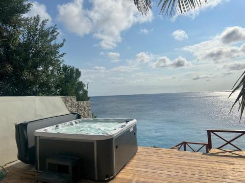ג'קוזי, Beautiful Villa on the Sea in לגון ג'קוזי, Beautiful Villa on the Sea in לגון