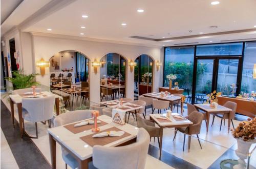 Carrara hotel hatyai near Vegetarian Restaurant (Ko Suea ) Carrara hotel hatyai near Vegetarian Restaurant (Ko Suea )