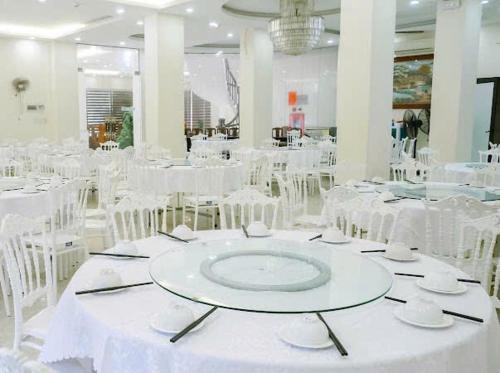 Nhà hàng, Kinh Bac Hotel Hai Tien in Thanh Hoá / Bãi biển Sầm Sơn Nhà hàng, Kinh Bac Hotel Hai Tien in Thanh Hoá / Bãi biển Sầm Sơn