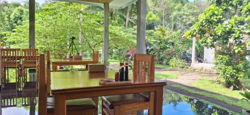 Restaurant, Tangkoko Hideaway Cottage in Rinondoran Restaurant, Tangkoko Hideaway Cottage in Rinondoran