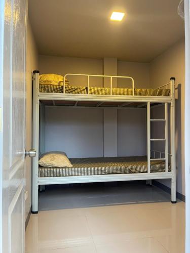 K and R Apartment Affordable Aircon Room with Wifi in Carcar City K and R Apartment Affordable Aircon Room with Wifi in Carcar City