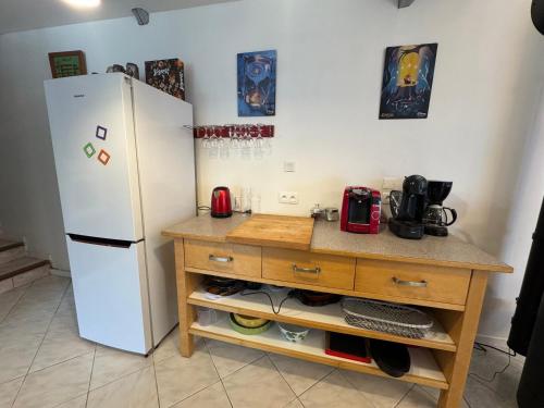 Les Curies - ludogîte, gîte et moulin avec piscine (Les Curies - ludogite, gite et moulin avec piscine) in Lalbenque Les Curies - ludogîte, gîte et moulin avec piscine (Les Curies - ludogite, gite et moulin avec piscine) in Lalbenque