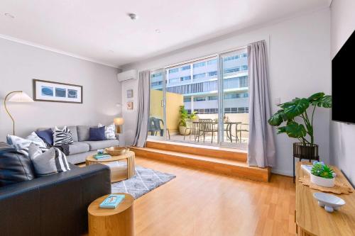 Manly Central Loft a Chic Studio Apartment in the Heart of Manly in Manly Manly Central Loft a Chic Studio Apartment in the Heart of Manly in Manly