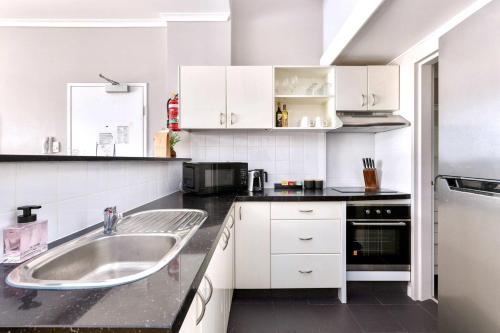 Manly Central Loft a Chic Studio Apartment in the Heart of Manly in Manly Manly Central Loft a Chic Studio Apartment in the Heart of Manly in Manly