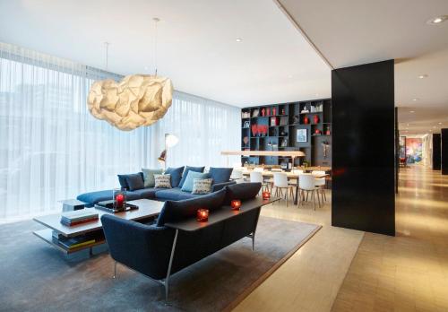 Lobby, citizenM Schiphol Airport in Amsterdam Lobby, citizenM Schiphol Airport in Amsterdam