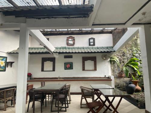 GG House Happy Valley in Megamendung GG House Happy Valley in Megamendung