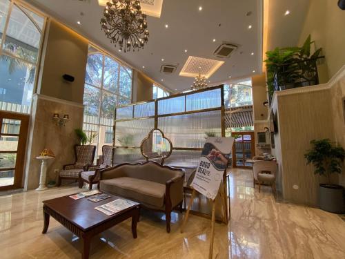 Hotel Mumbai House Mindspace Malad in Malad Hotel Mumbai House Mindspace Malad in Malad