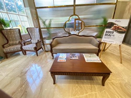 Lobby, Hotel Mumbai House Mindspace Malad in Malad Lobby, Hotel Mumbai House Mindspace Malad in Malad