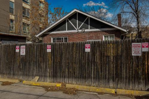 Chic Denver Family Retreat Free Parking & Prime Location in Cherry Creek Chic Denver Family Retreat Free Parking & Prime Location in Cherry Creek