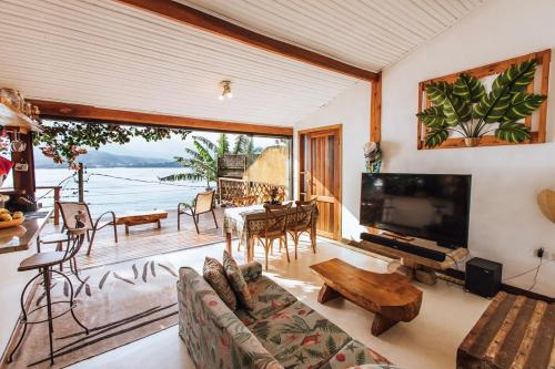 Casa em Ilhabela com vista MARAVILHOSA para o mar in Praia do Portinho Casa em Ilhabela com vista MARAVILHOSA para o mar in Praia do Portinho