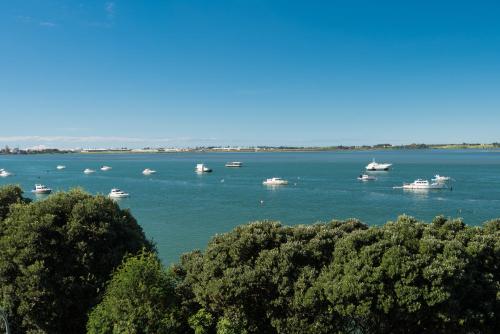View, Hotel on Devonport in Tauranga View, Hotel on Devonport in Tauranga