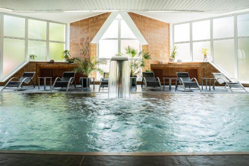Úszómedence, Esplanade, dependance hotelu Monti Spa in Frantiskovy Lazne városközpont Úszómedence, Esplanade, dependance hotelu Monti Spa in Frantiskovy Lazne városközpont