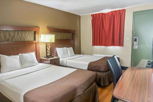 OYO Hotel Mobile, AL I-65 at Airport Blvd in Mobile (AL) OYO Hotel Mobile, AL I-65 at Airport Blvd in Mobile (AL)