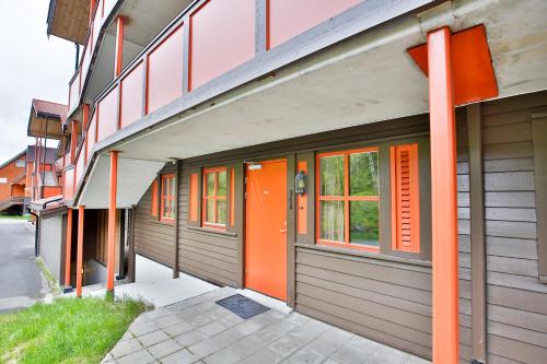 Buitenkant, Central and handicap friendly 3 bedroom apartment in Beitostolen Buitenkant, Central and handicap friendly 3 bedroom apartment in Beitostolen