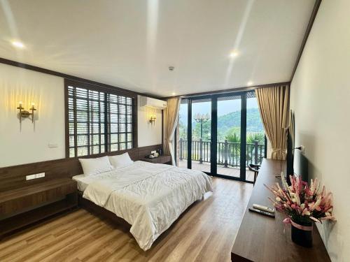 Nghi duong tai Lang Van hoa- Du lich cac dan toc Viet Nam in Son Tay Nghi duong tai Lang Van hoa- Du lich cac dan toc Viet Nam in Son Tay