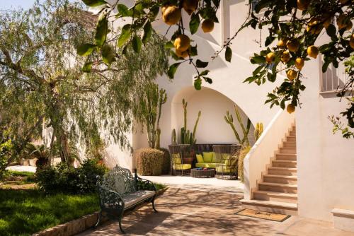 tuin, Relais Palazzo del Barone in Montecorbo tuin, Relais Palazzo del Barone in Montecorbo
