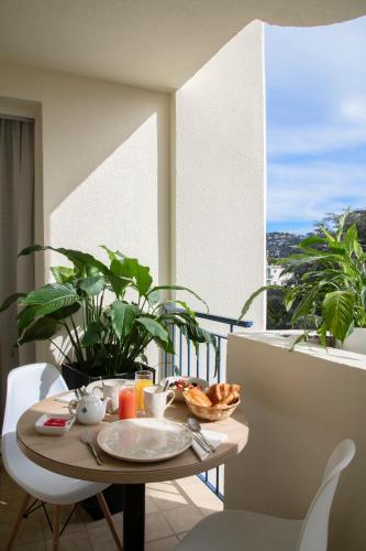 อมารองต์ คานส์ (Amarante Cannes) in ปราโด เรปูบลิก อมารองต์ คานส์ (Amarante Cannes) in ปราโด เรปูบลิก