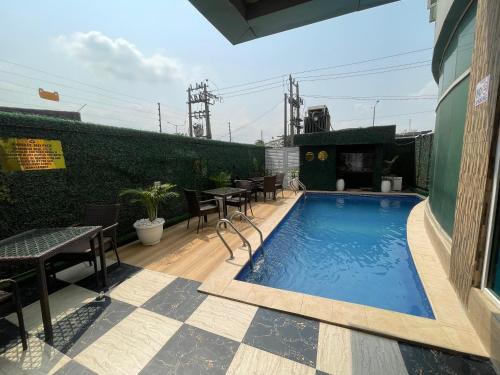 Presken Hotel at International Airport Road in Lagos Presken Hotel at International Airport Road in Lagos