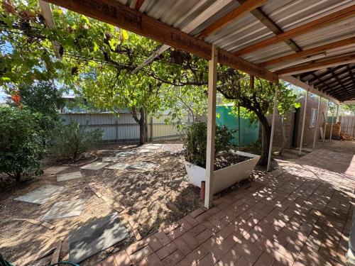 حديقة, House on French, Spacious Family and Work Retreat in Merredin حديقة, House on French, Spacious Family and Work Retreat in Merredin