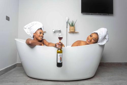 جاكوزي, فندق أوربانو (Urbano Hotel) in أوسو جاكوزي, فندق أوربانو (Urbano Hotel) in أوسو