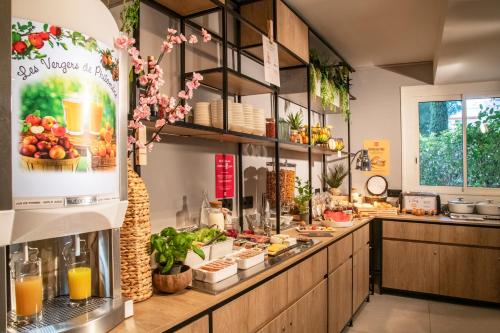Food and beverages, Ibis Roquebrune Cap Martin in Menton Food and beverages, Ibis Roquebrune Cap Martin in Menton