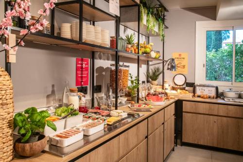 Food and beverages, Ibis Roquebrune Cap Martin in Menton Food and beverages, Ibis Roquebrune Cap Martin in Menton