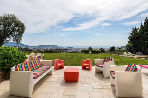 Facilities, Magnifique villa avec vue mer panoramique in Le Ray Facilities, Magnifique villa avec vue mer panoramique in Le Ray